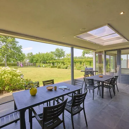 Laurahoeve Holiday home