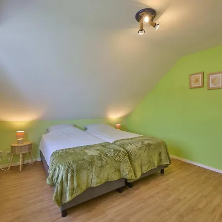 Holiday home Laurahoeve *