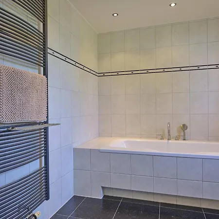 Holiday home Laurahoeve *