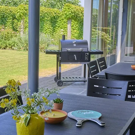 Laurahoeve Holiday home