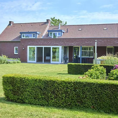 Laurahoeve Holiday home *