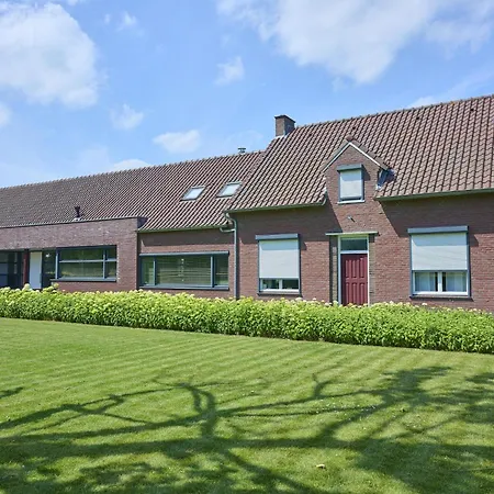 Holiday home Laurahoeve *
